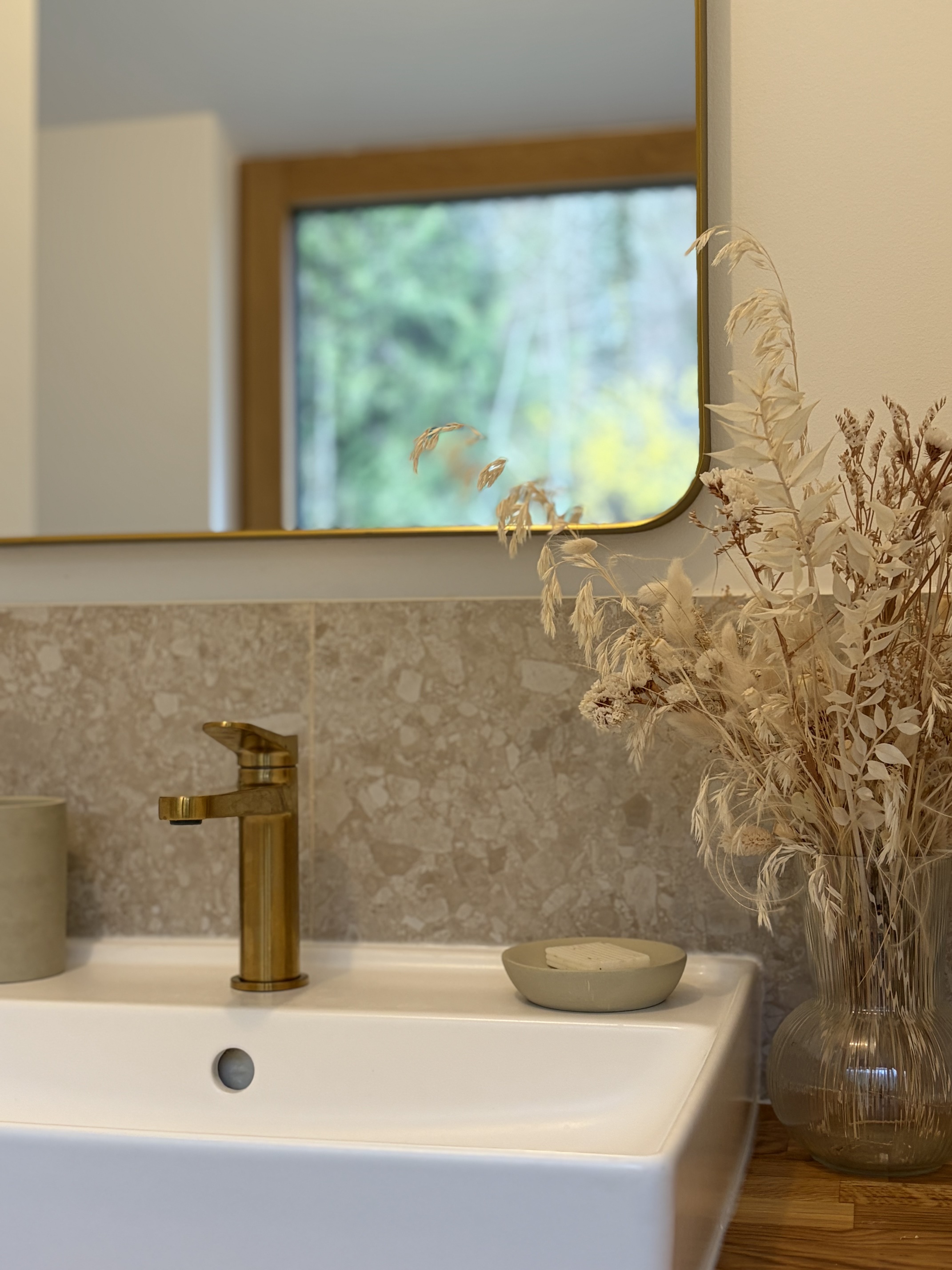 Sanitäranlagen im Detail – Waschtische, Abdichtung und Nutzerverhalten